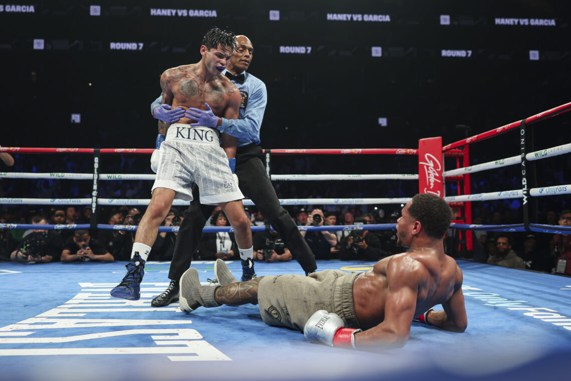 Photo by Cris Esqueda/Golden Boy/Getty Images