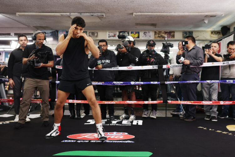 Photo by Cris Esqueda/Golden Boy/Getty Images