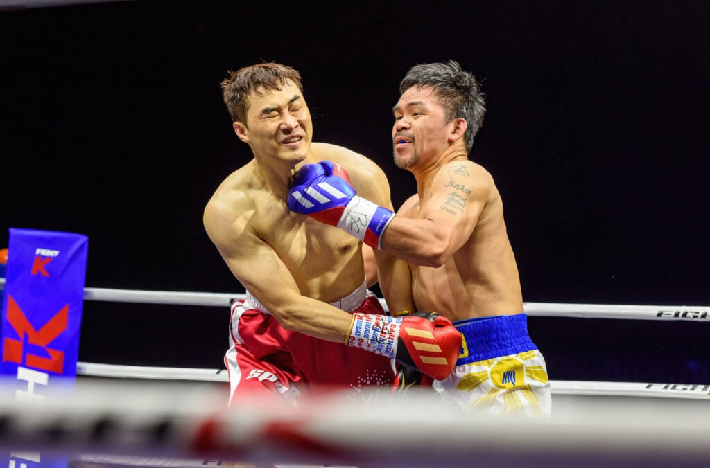 Former Filipino boxer Emmanuel Dapidran Pacquiao Sr. (R)