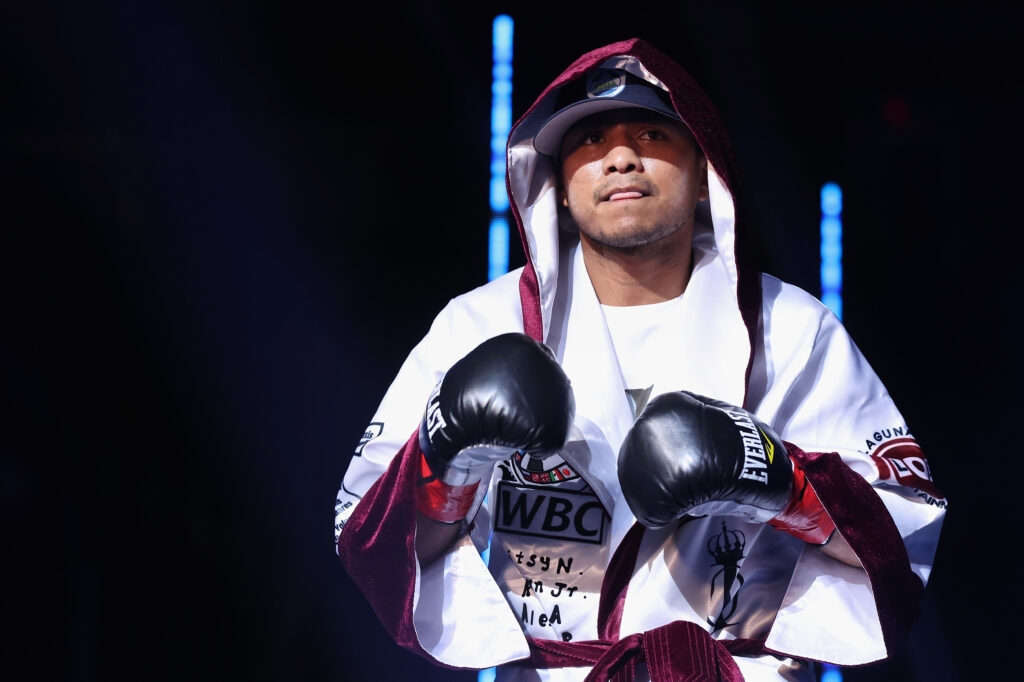 Juan Francisco Estrada v Roman Gonzalez