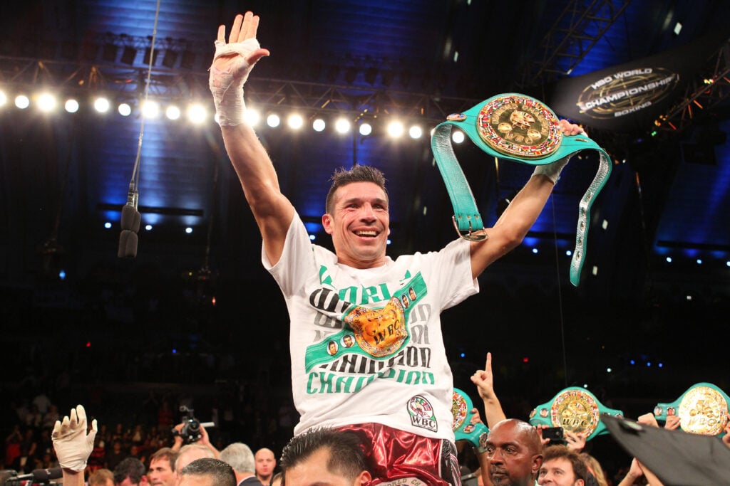 Sergio Martinez v Darren Barker