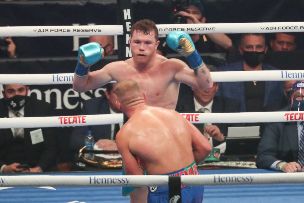 Canelo Alvarez v Billy Joe Saunders
