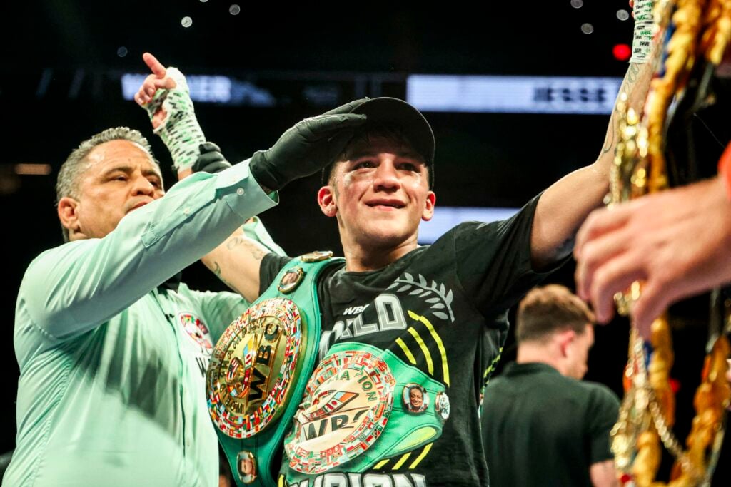 'Gallo' Estrada v Jesse 'Bam' RodrÌguez