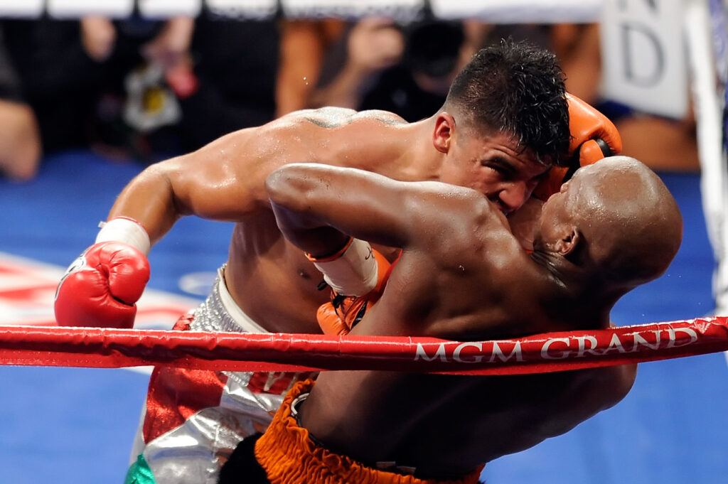 Floyd Mayweather Jr. v Victor Ortiz