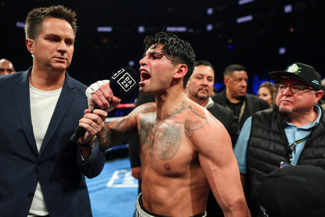 Photo by Cris Esqueda/Golden Boy/Getty Images