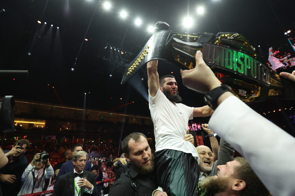 Artur Beterbiev v Dimitry Bivol: Riyadh Season - IV Crown Showdown