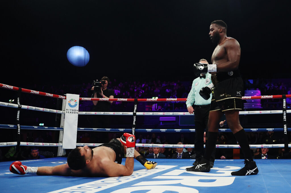 Lawrence Okolie KO's Hussein Muhamed in his heavyweight debut.