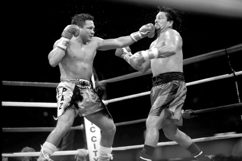 Vinny Pazienza lands a left against Roberto Duran at the Atl