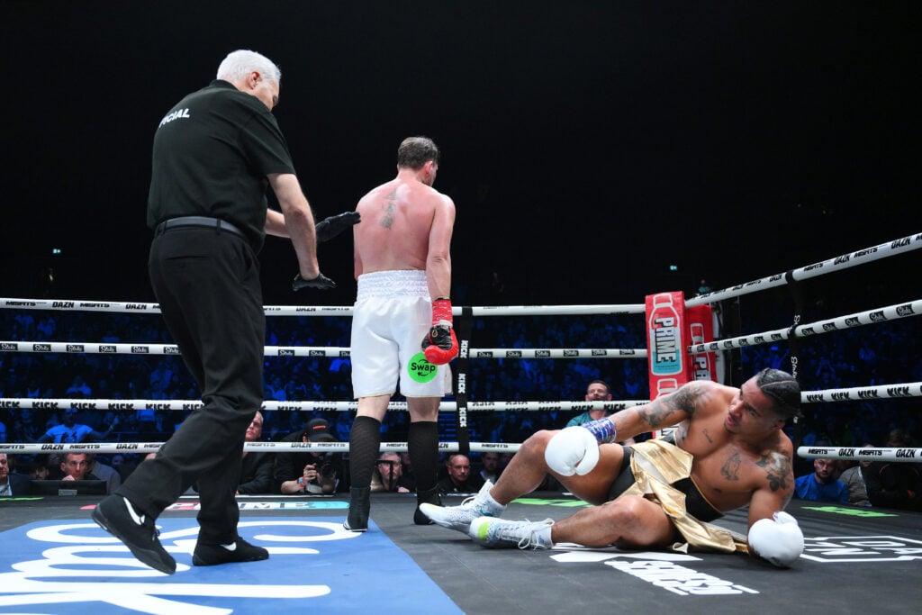 Darren Till knocks out Anthony Taylor