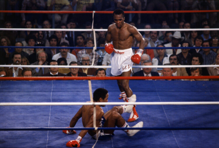 (Original Caption) Las Vegas, Nevada: Wilfred Benitez and Sugar ray Leonard fighting action.