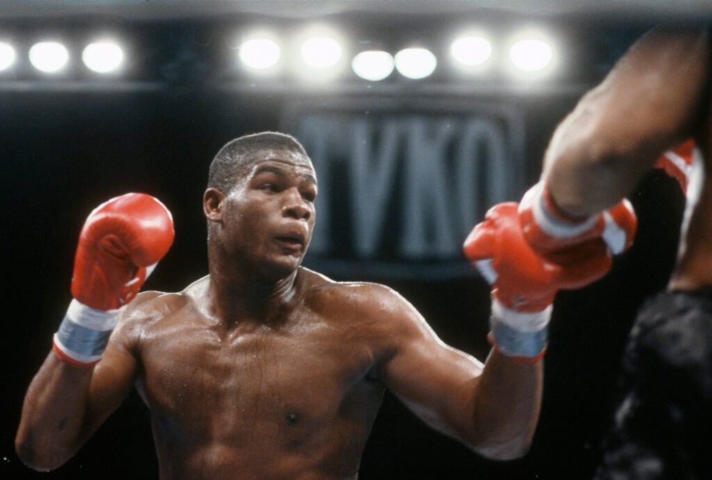 Riddick Bowe fighting Elijah Tillery