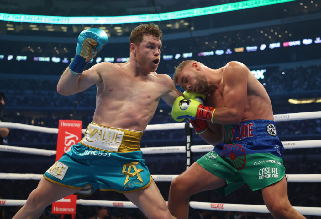 Canelo Alvarez punches Billy Joe Saunders