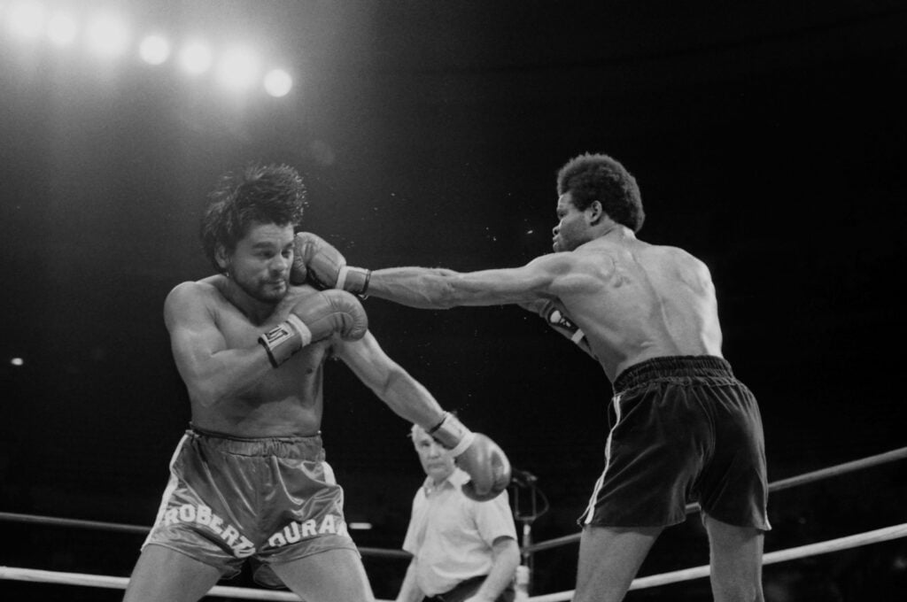 Kirkland Laing v Roberto Duran
