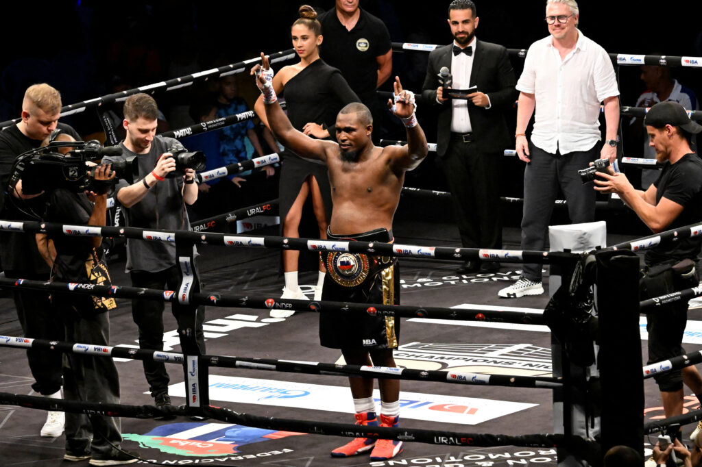 BOX-CUBA-NIGHT OF CHAMPIONS-SAYDRAKHIMOV-LA CRUZ