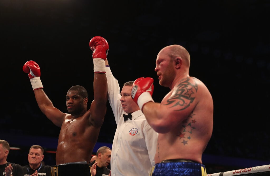 Daniel Dubois beats Dorian Darch