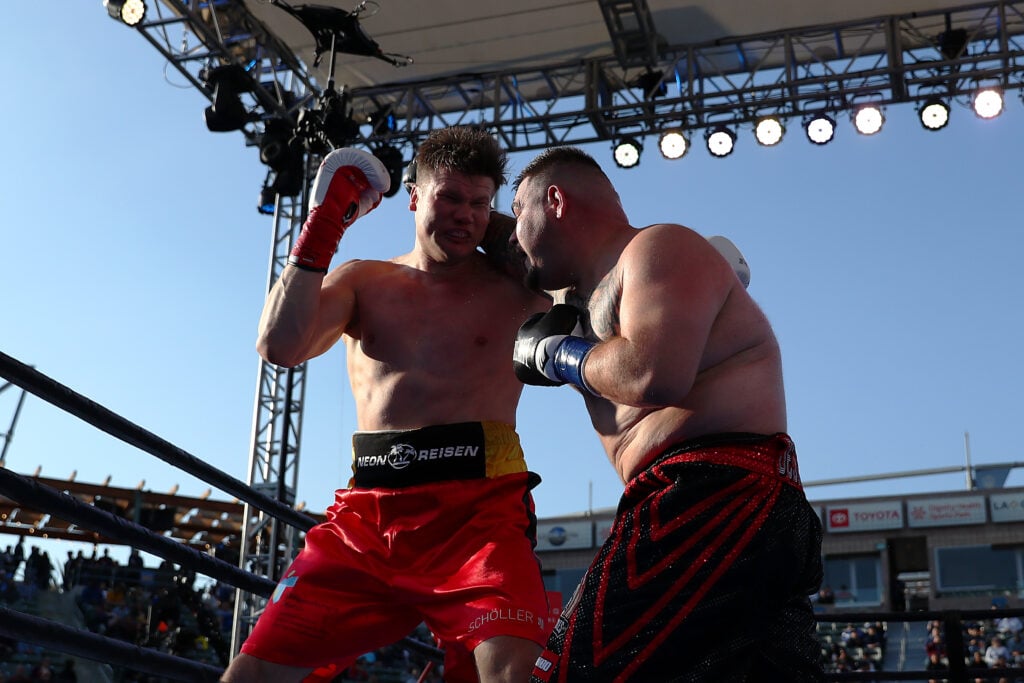 Andy Ruiz Jr punches Alexander Dimitrenko