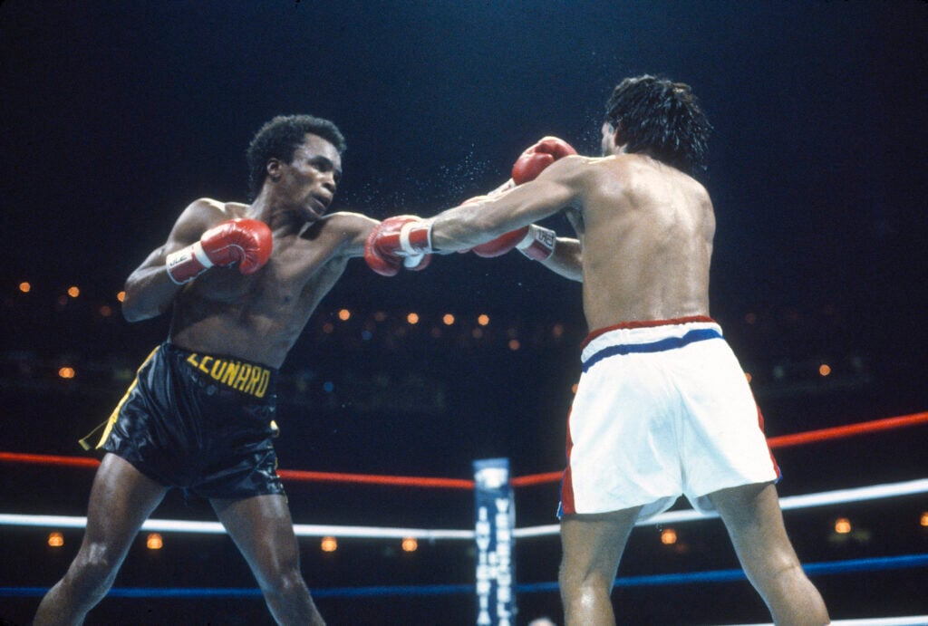 Sugar Ray Leonard punches Roberto Duran