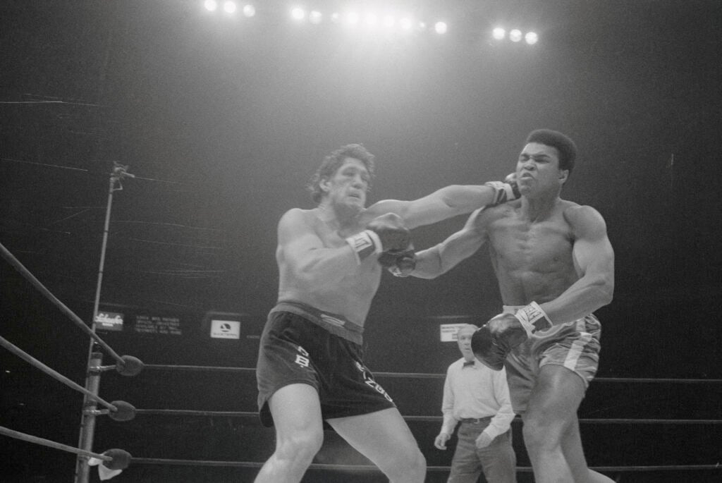 Oscar Bonavena Punching Muhammad Ali