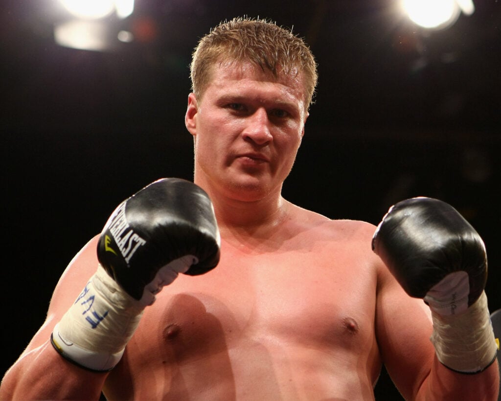 Alexander Povetkin celebrates defeating Leo Nolan
