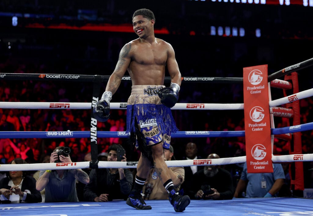 Shakur Stevenson in ring versus Shuichiro Yoshino