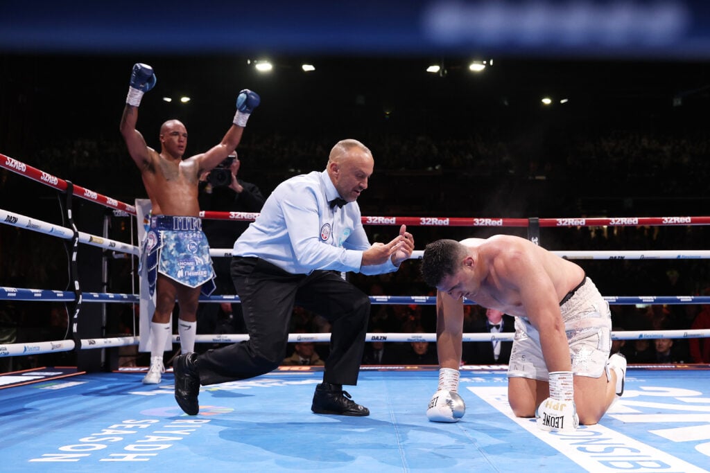 Fabio Wardley stops Justis Huni