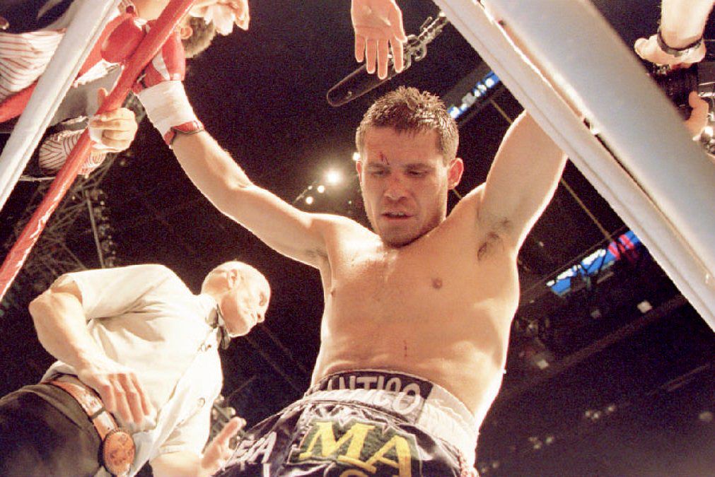 Julio Cesar Chavez of Mexico stands in his corner