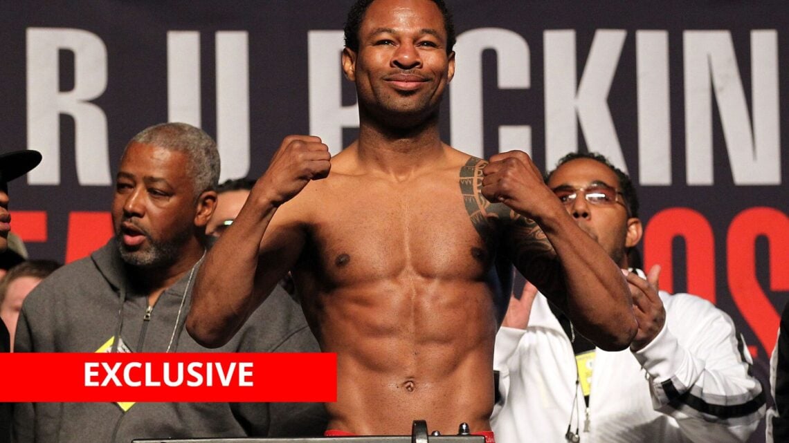 Shane Mosley weighing-in to fight Floyd Mayweather