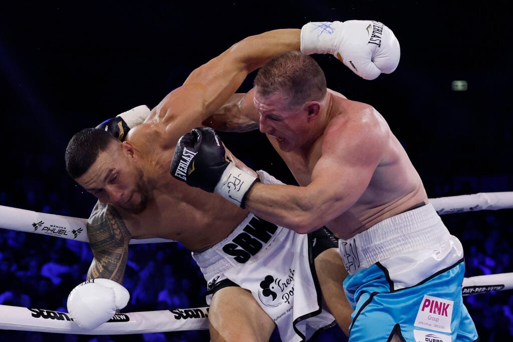 Sonny Bill Williams fighting Paul Gallen