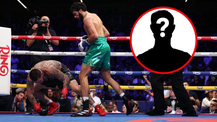 Edgar Berlanga touches down on the canvas as Hamzah Sheeraz drops him with inset of mystery silhouette
