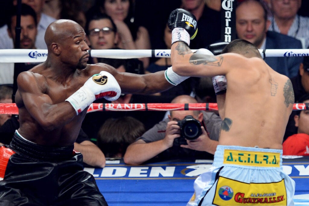 Floyd Mayweather Jr. boxing Marcos Maidana